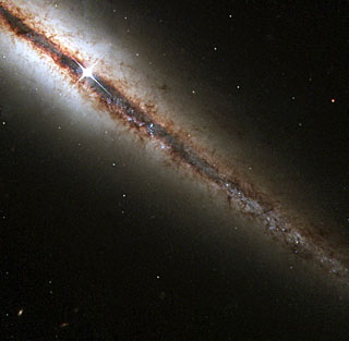 Edge-On Ver de NGC 4013