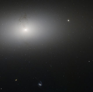 Dusty detail in elliptical galaxy NGC 2768