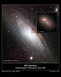 Hubble zooms in on double nucleus in Andromeda Galaxy