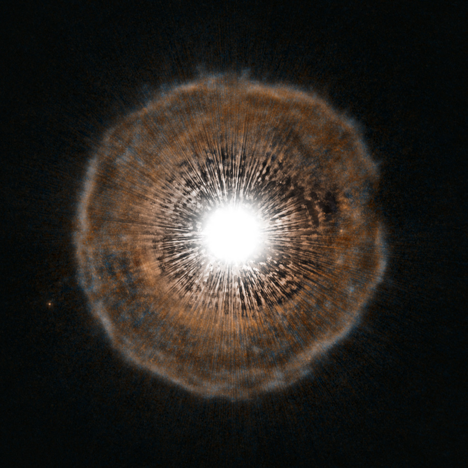Shell of gas around carbon star U Camelopardalis. Image courtesy ESA/Hubble, NASA and H. Olofsson (Onsala Space Observatory).